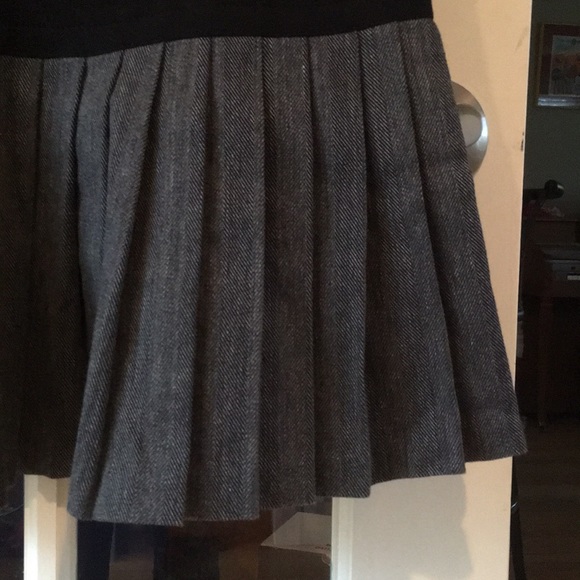 Theory Drop Waist with Pleats Dress - Picture 3 of 5
